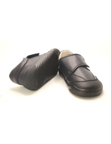Zapato colegial respetuoso Piruflex para niño en color negro o azul marino