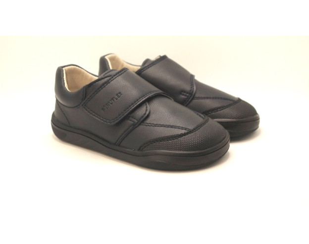 Zapato colegial respetuoso Piruflex para niño en color negro o azul marino