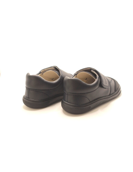 Zapato colegial respetuoso Piruflex para niño en color negro o azul marino