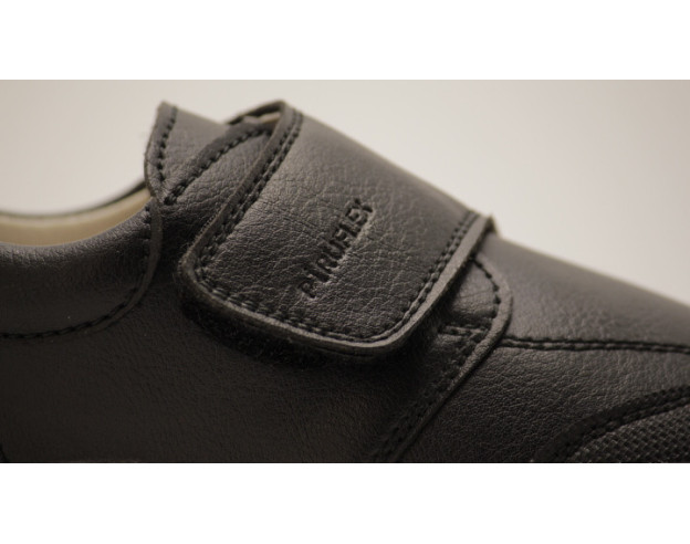Zapato colegial respetuoso Piruflex para niño en color negro o azul marino
