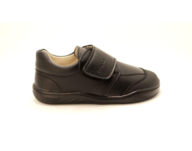 Zapato colegial respetuoso Piruflex para niño en color negro o azul marino