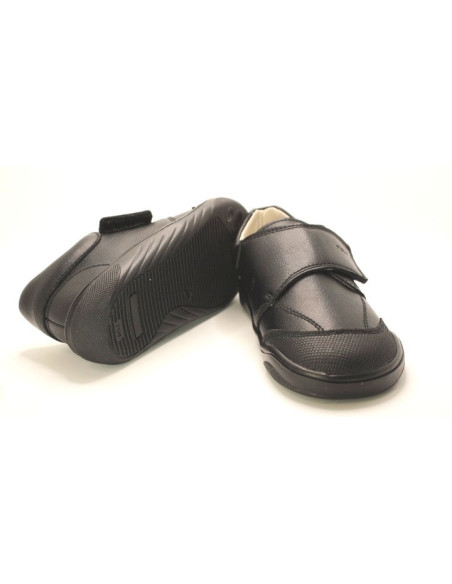 Zapato colegial respetuoso Piruflex para niño en color negro o azul marino