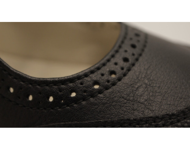 Zapato colegial respetuoso Piruflex para niña en color negro o azul marino con calado