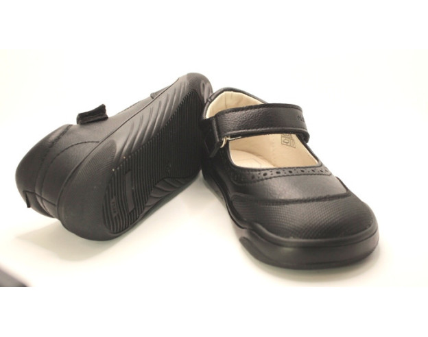Zapato colegial respetuoso Piruflex para niña en color negro o azul marino con calado