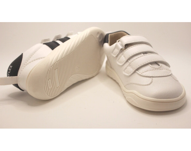 Zapatilla deportiva colegial Piruflex para niño | niña | unisex en color blanco, negro y azul marino