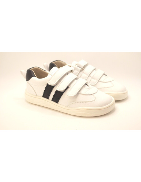 Zapatilla deportiva colegial Piruflex para niño | niña | unisex en color blanco, negro y azul marino