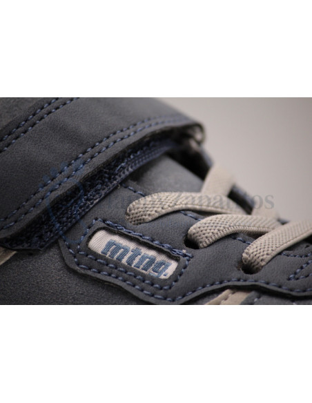 Zapatilla deportiva urban free